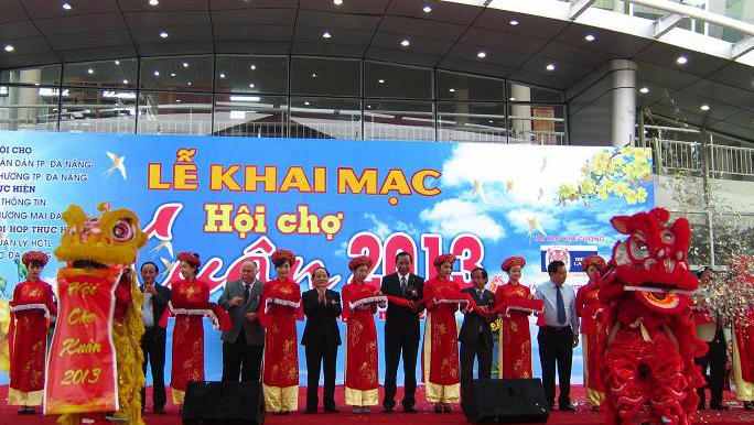 Inauguran Feria primaveral 2014 en ciudad Da Nang